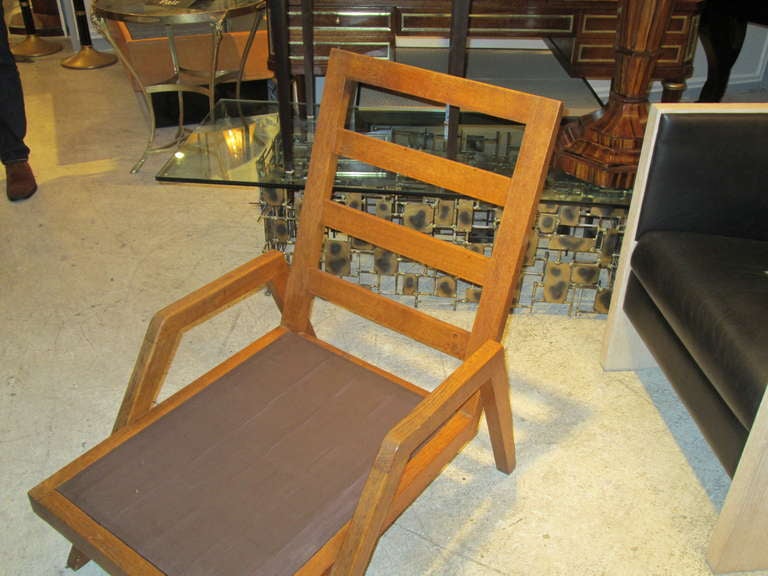 Sculptural Pair of French 1940s-1950s Oak Lounge Chairs In Excellent Condition In New York, NY