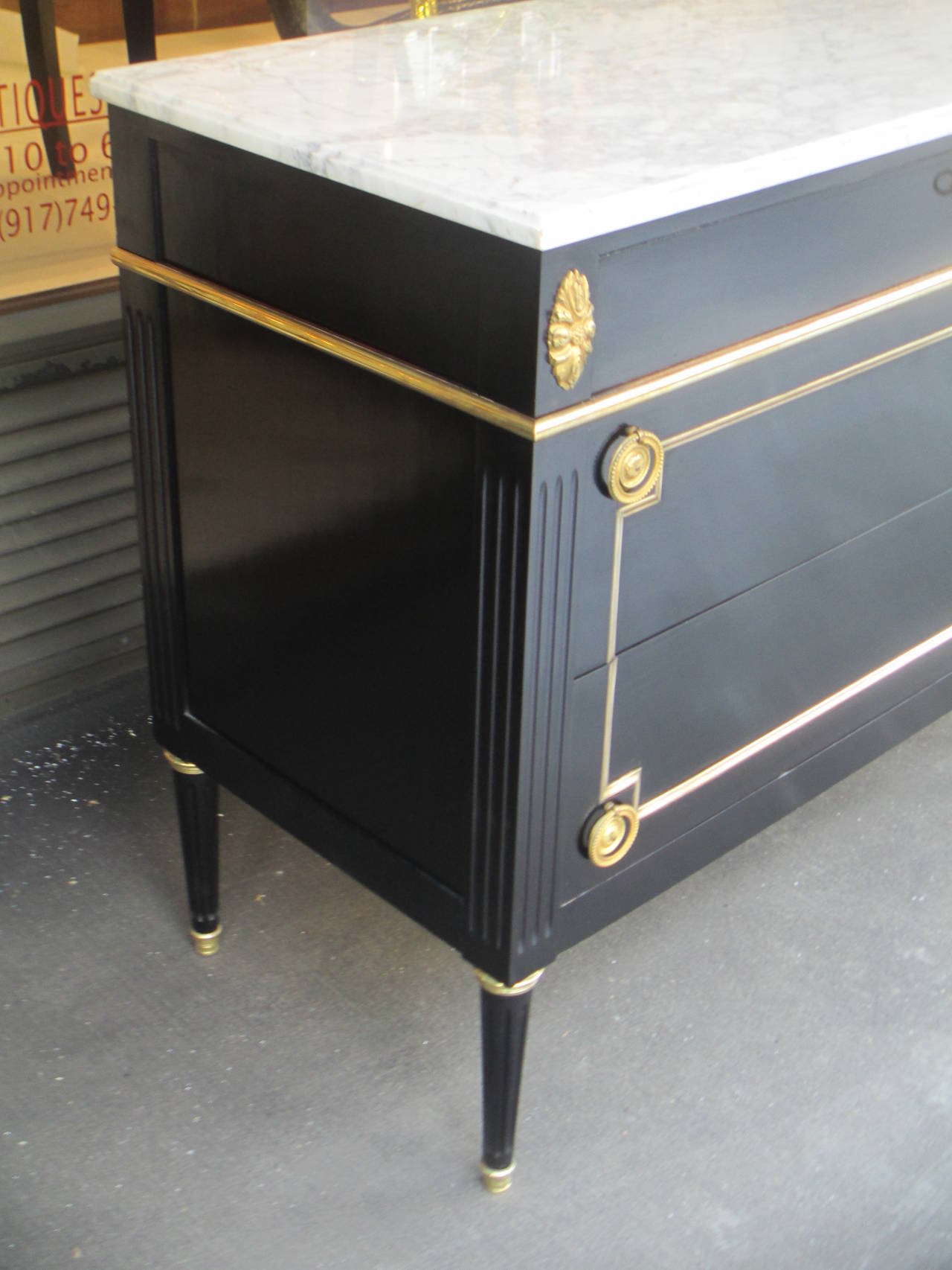 Exquisite Directoire Style Marble-Top Commode with Applied Bronze In Excellent Condition In New York, NY