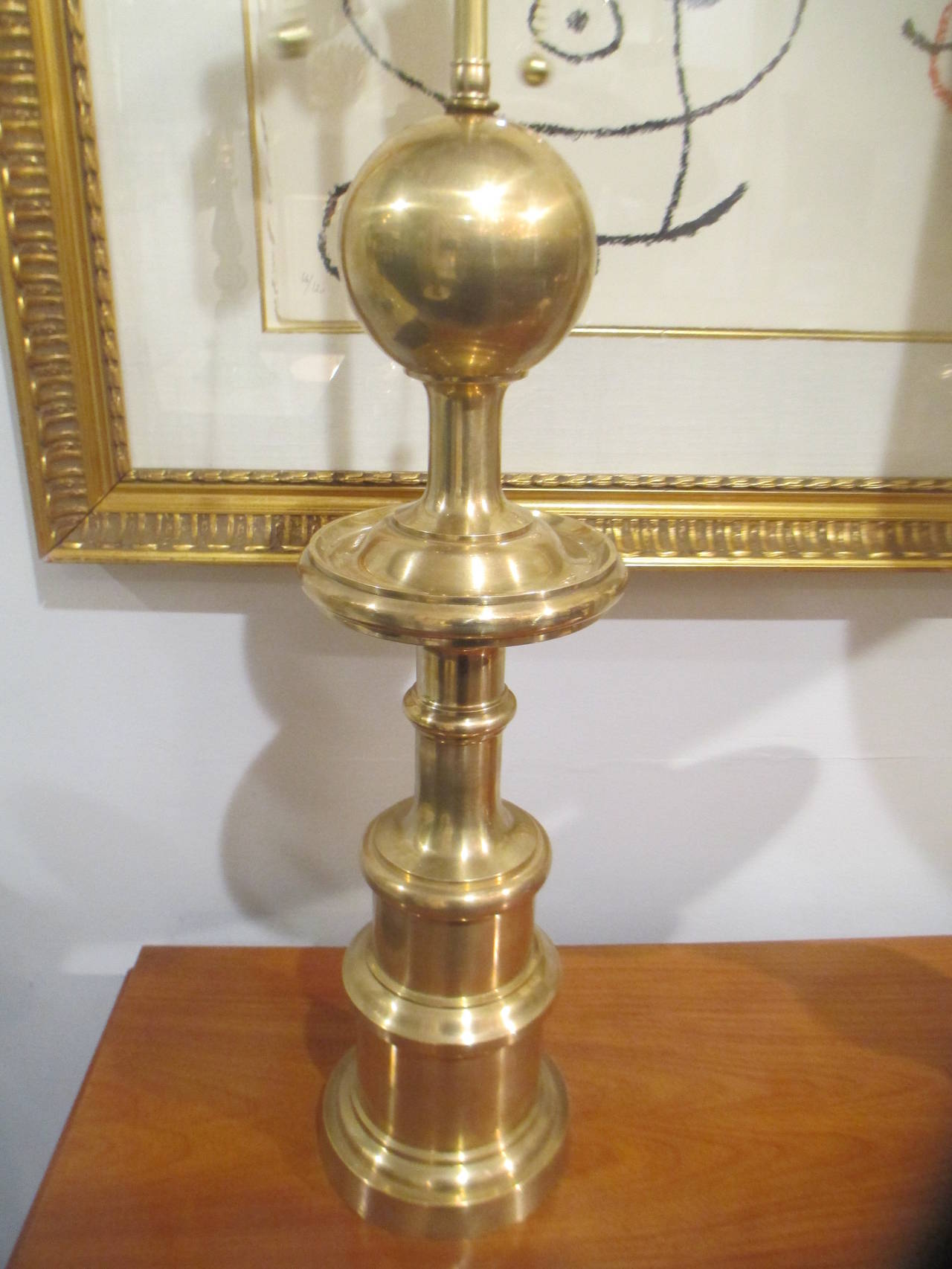 Pair of Sculptural Brass Lamps In Excellent Condition In New York, NY