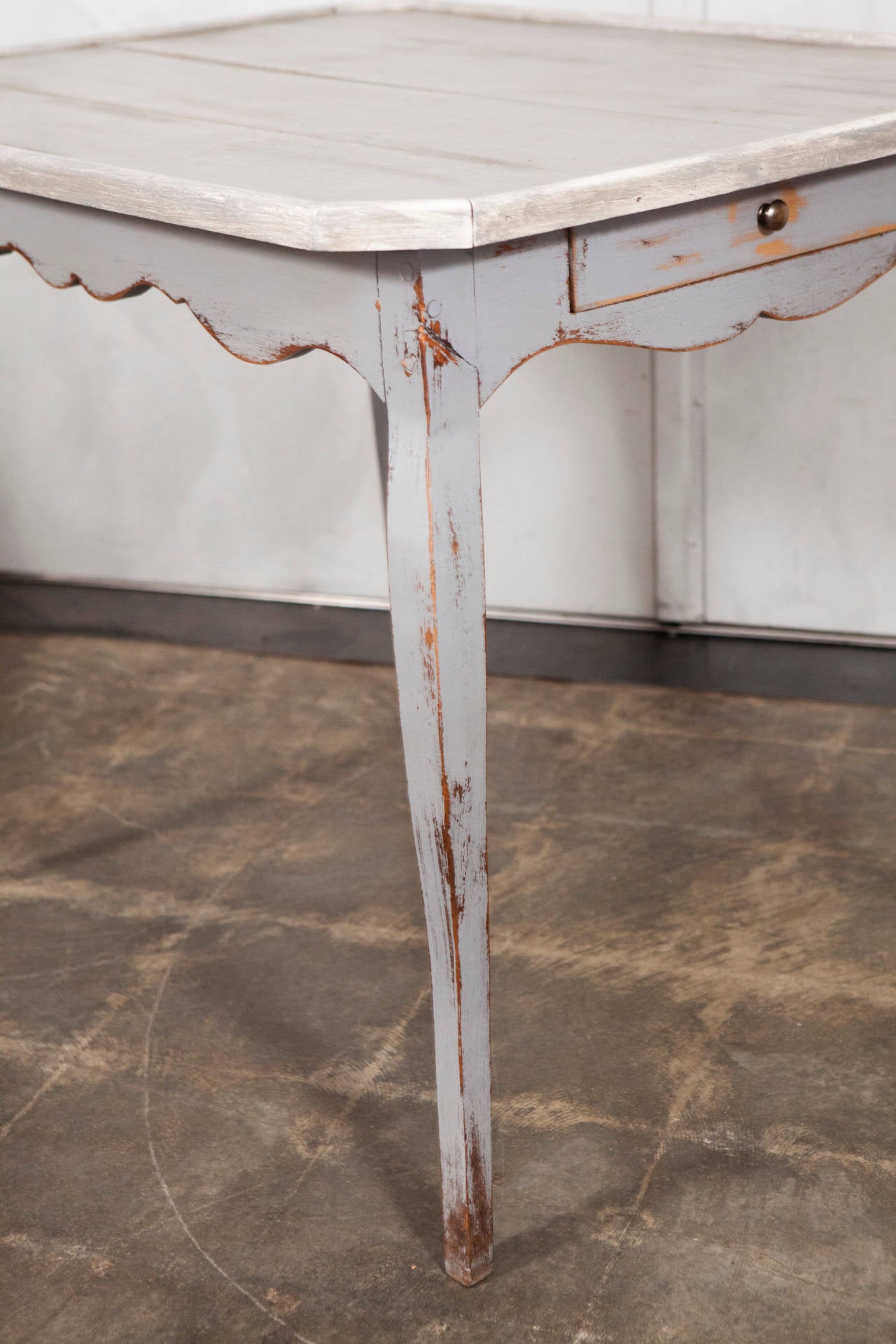 19th Century French Grey Painted Table In Good Condition For Sale In Culver City, CA