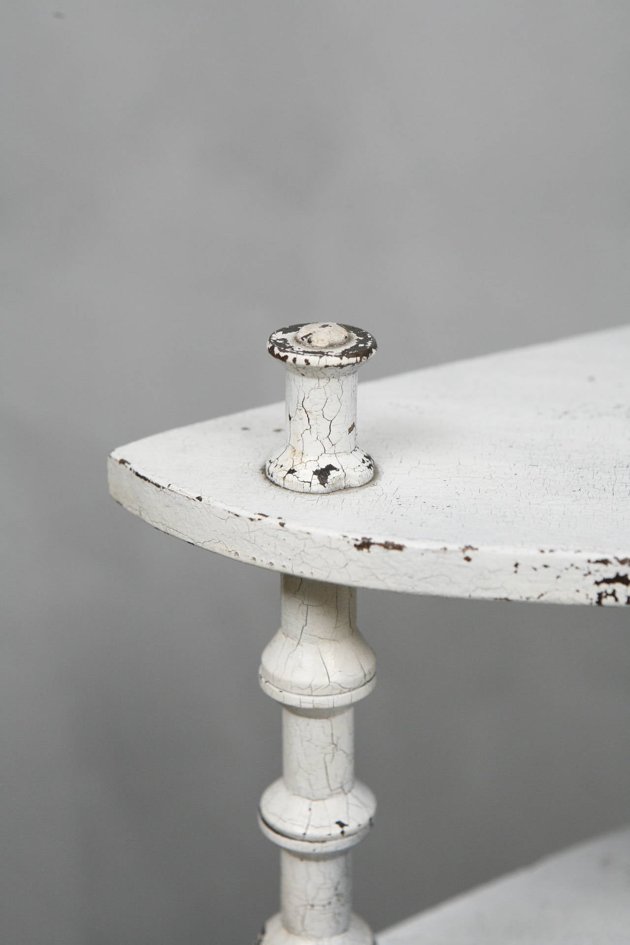 American Victorian Spool Triangular Corner Shelf