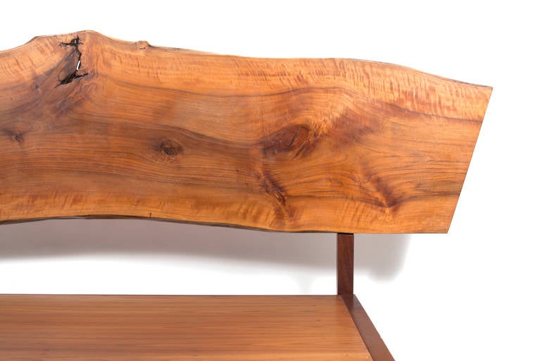 George Nakashima Plank Headboard and Platform Frame In Excellent Condition For Sale In Queens, NY