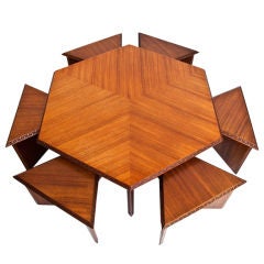 Sechseckiger Tisch mit sechs Hockern von Frank Lloyd Wright
