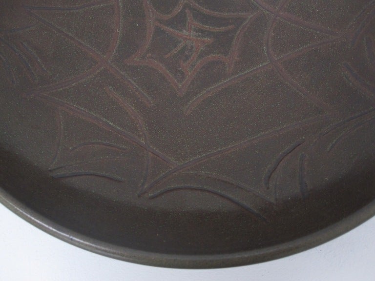 Large, Early, Incised Bowl by Heath C 1950 In Excellent Condition In Treasure Island, CA