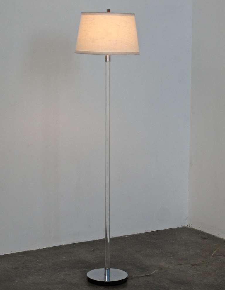 Mid-20th Century Machine Age Modernist Floor Lamp in Lucite and Nickel For Sale