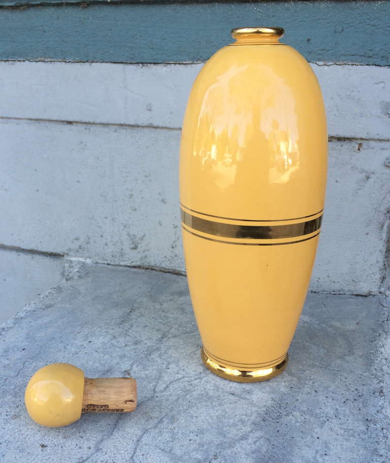Italian Art Deco Moderne Ceramic Bottle by Domenico Pucci In Excellent Condition In Treasure Island, CA