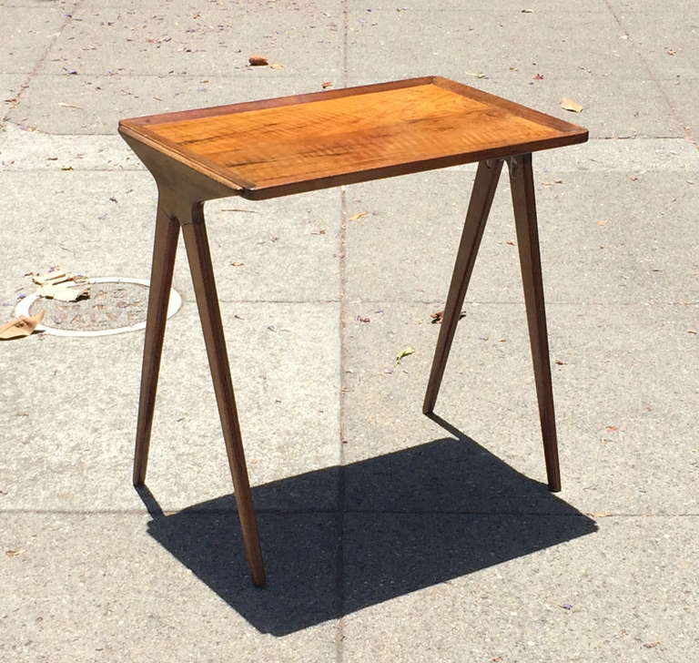 Side Table in the Style of Ico Parisi
Walnut
Circa 1950
23.5 x 23.5 x 15 inches