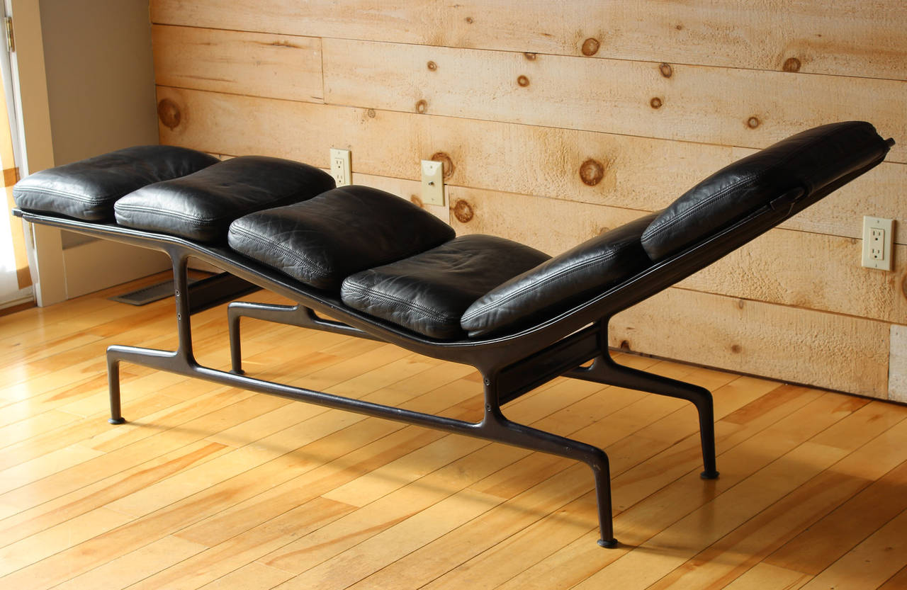 Mid-Century Modern Eames Billy Wilder Chaise