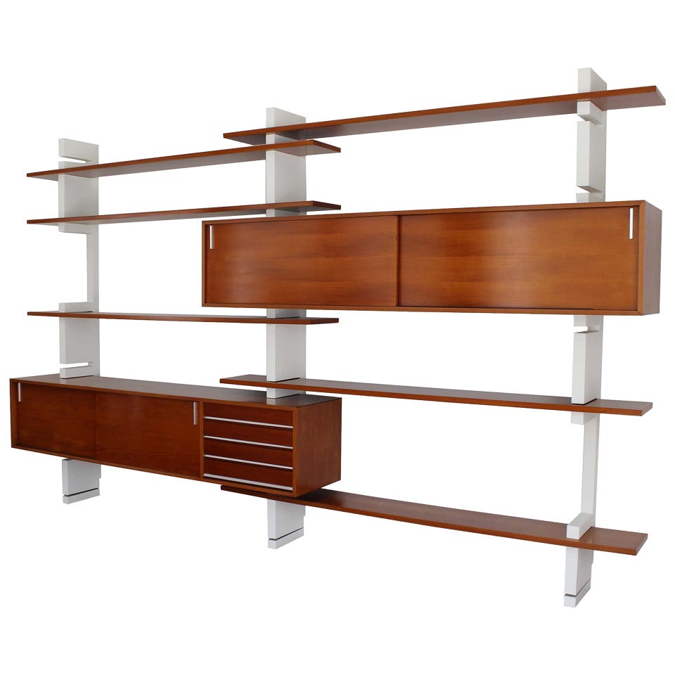 Amma Wall Unit