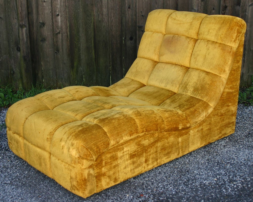 Totally mod tufted and upholstered crushed velvet wave chaise.