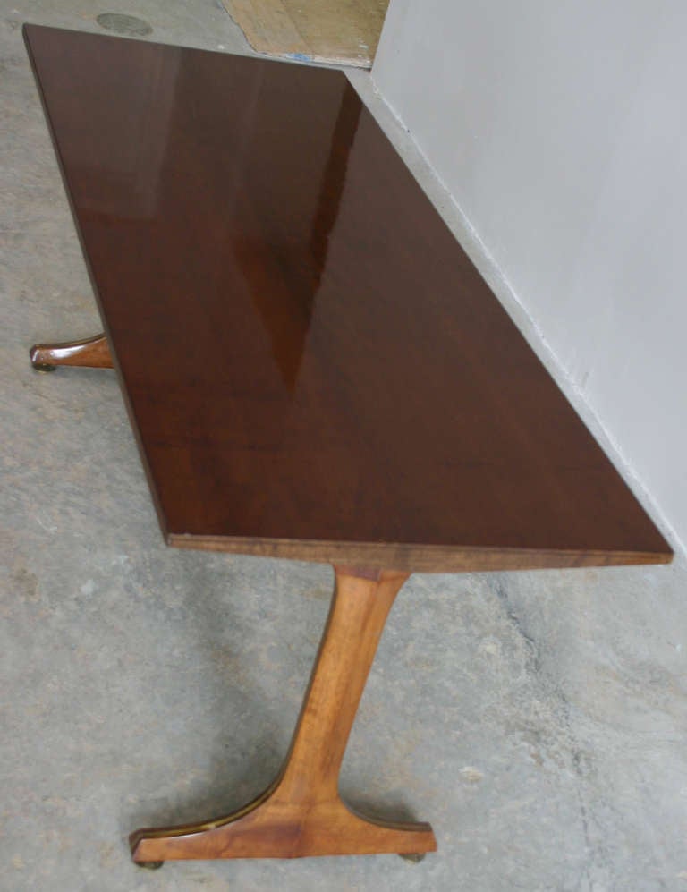 Mid-20th Century Italian Tapered Cocktail Table For Sale