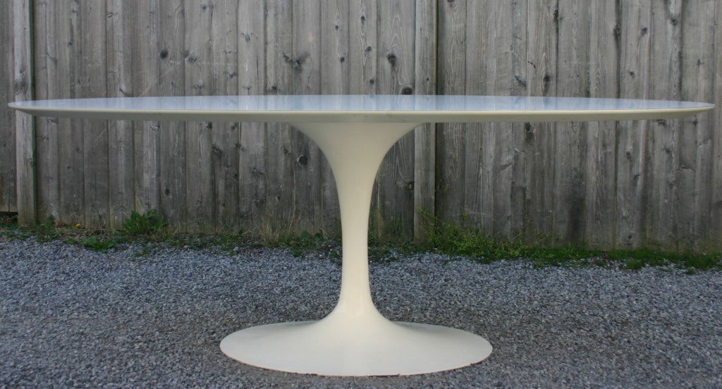 Mid-20th Century Eero Saarinen Oval Dining Table
