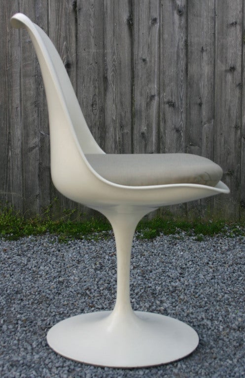 Mid-20th Century Six Eero Saarinen Swivel Dining Chairs