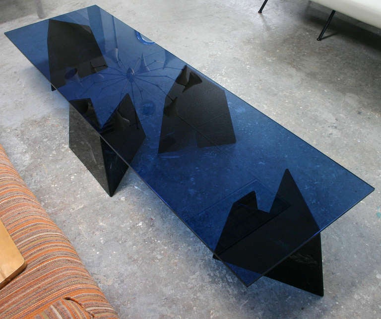 Sensational, long blue Venetian glass top coffee table with adjustable pyramidal marble bases, by VeArt, Venice. VeArt Scorzè, near Venice, Italy was a glass factory founded in 1965 by Ludovico de Santillana and Sergio Biliotti from Venini &