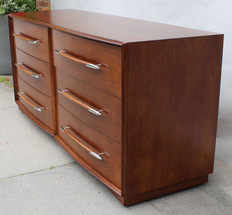 Robsjohn-Gibbings Dresser In Excellent Condition In Southampton, NY
