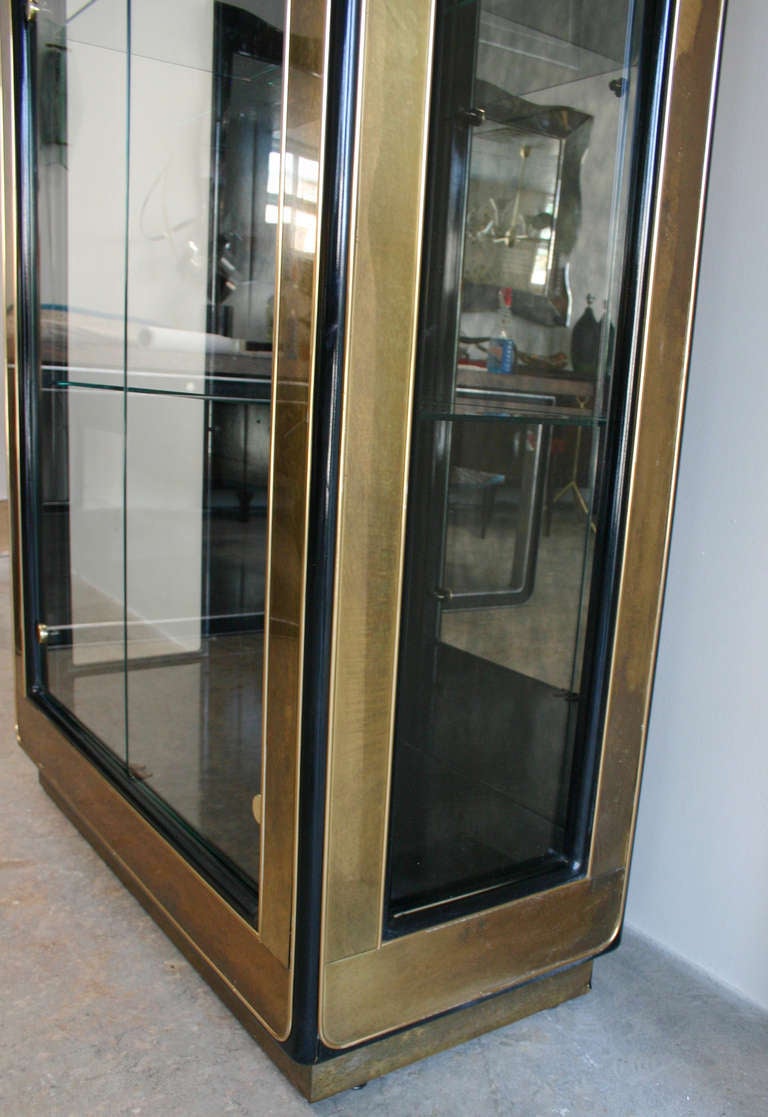 Mastercraft Vitrine In Excellent Condition In Southampton, NY