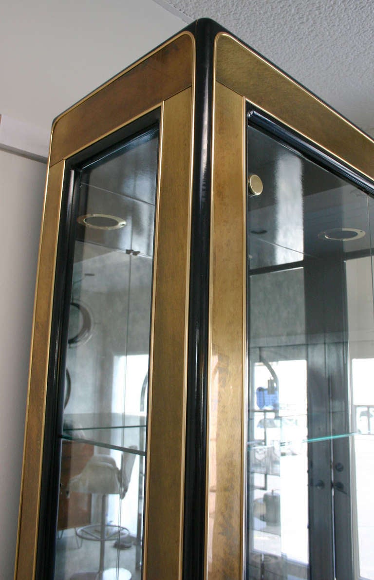 Late 20th Century Mastercraft Vitrine