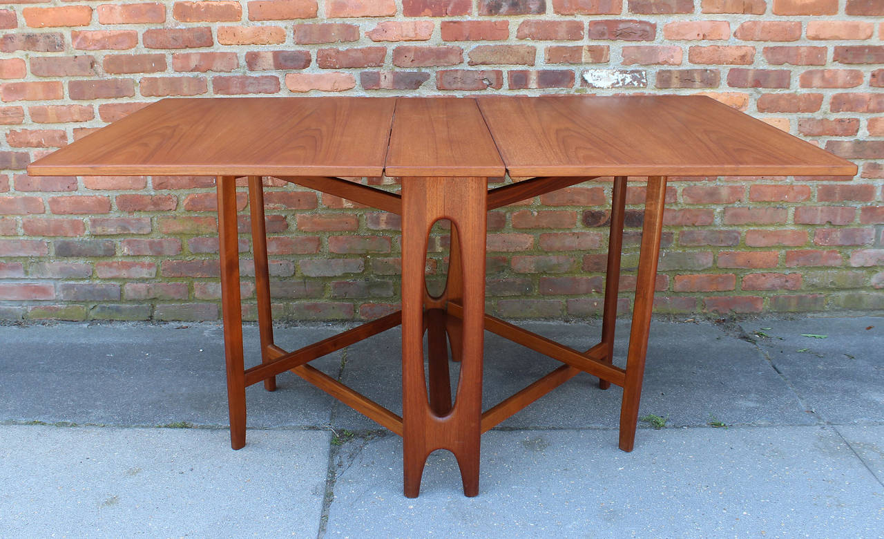 Norwegian Drop Leaf Dining Table In Excellent Condition In Southampton, NY