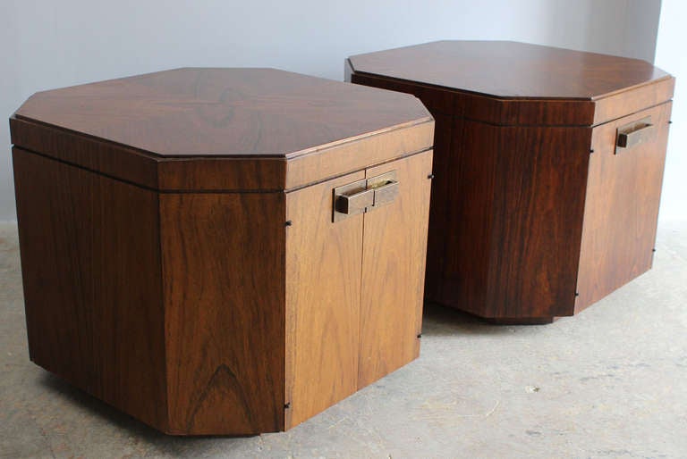 Pair Octagonal End Tables In Good Condition In Southampton, NY