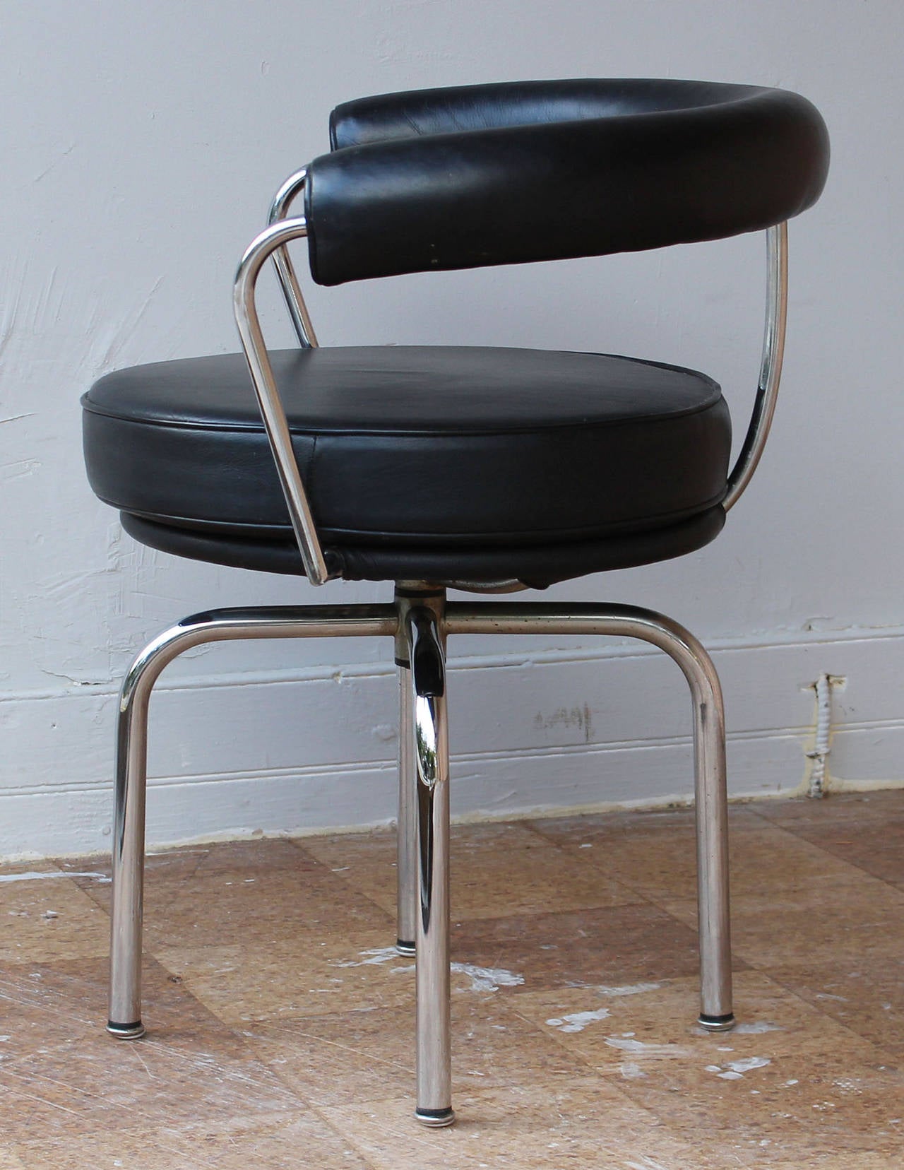 Set of Six LC7 Jeanneret, Perriand, LeCorbusier Chairs In Excellent Condition In Southampton, NY