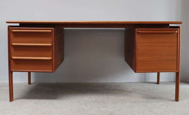 danish desk
