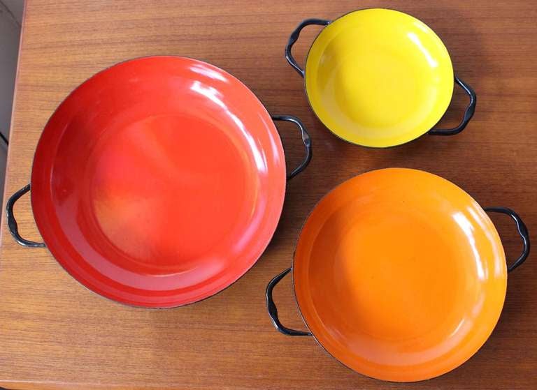 Mid-Century Modern Enamelware Nested Bowls For Sale