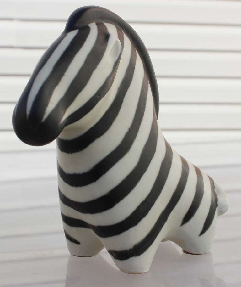 Modern abrstract porcelain zebra by Taisto Kaasinen 1963.