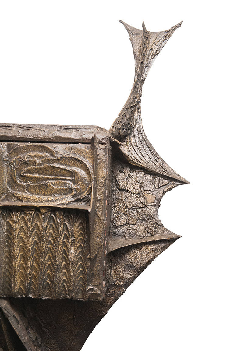 Paul Evans Freeform Sculpted Bronze Wall-Mounted Console, Usa, circa 1970s In Excellent Condition In New York, NY