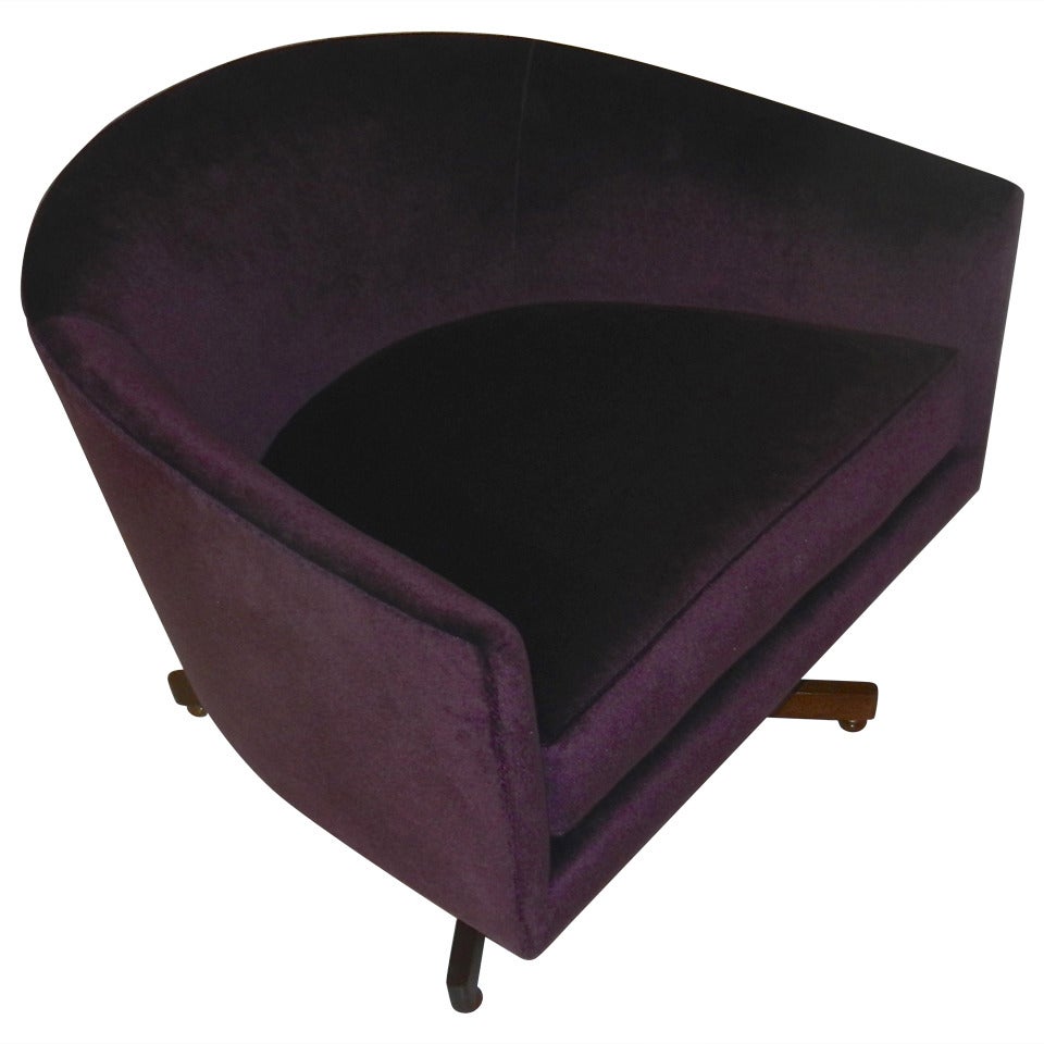 Milo Baughman 1970s Swivel Lounge Chair For Sale