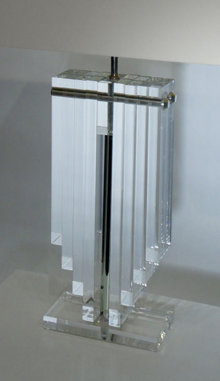 Mid-Century Modern Lucite Table Lamp in Karl Springer Style For Sale