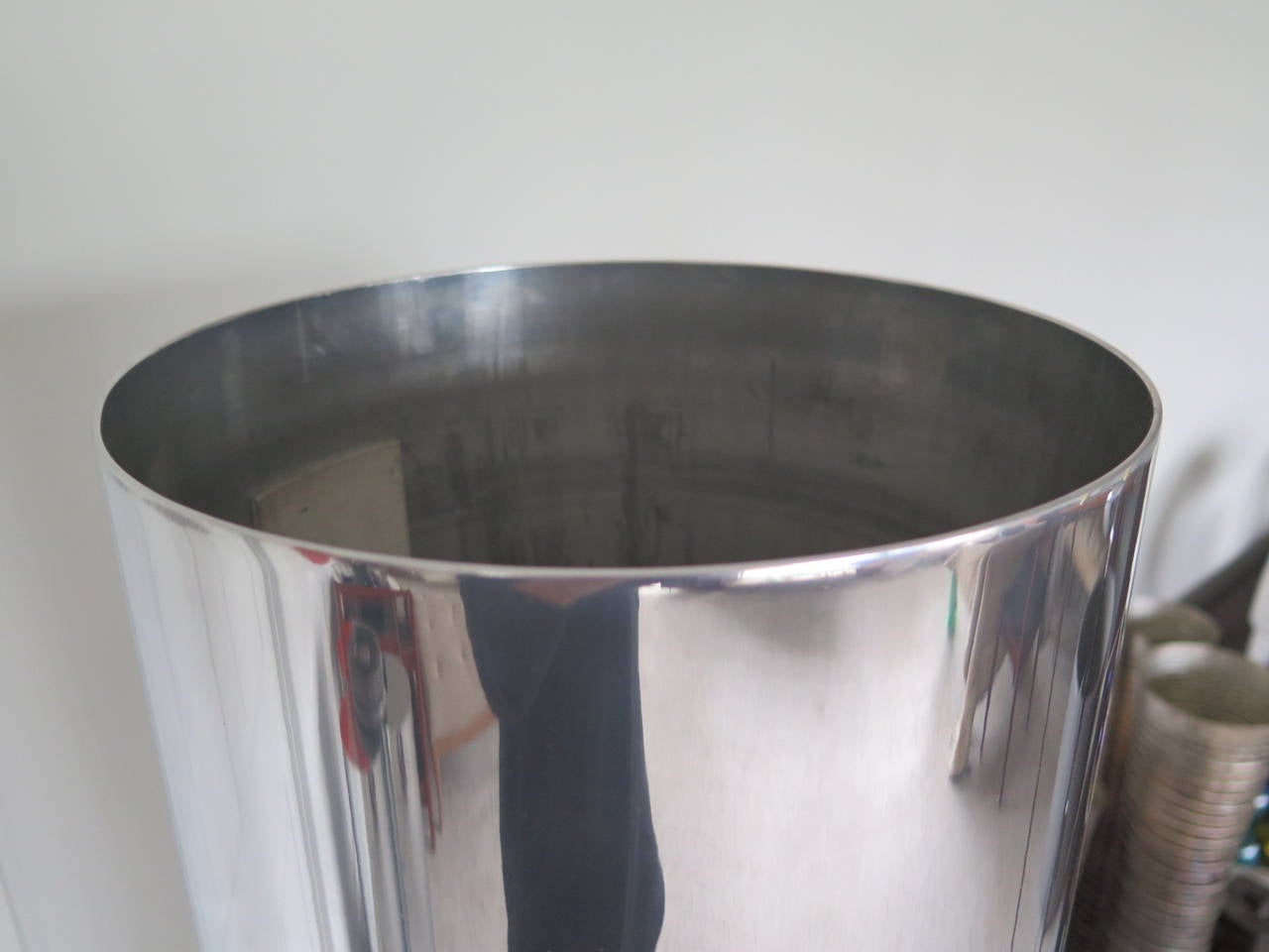 Américain Lampadaire tubulaire inhabituel en aluminium poli