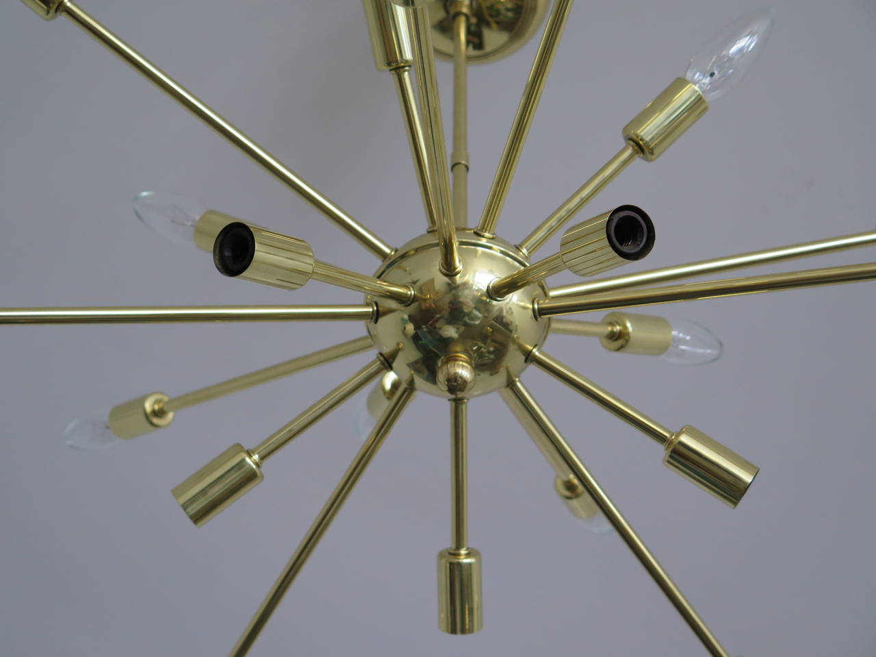 A newly polished Sputnik chandelier by Lightolier. 20 arms.