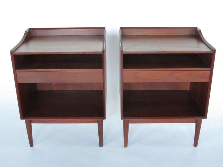 Mid-Century Modern A Pair of Nightstands by Peter Hvidt