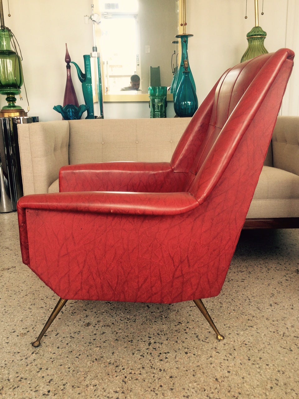 Mid-Century Modern Pair of Elegant Italian Chairs in the Style of Gio Ponti