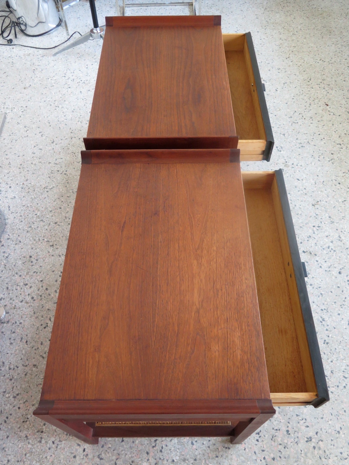 Pair of Classic Nightstands in Walnut at 1stdibs