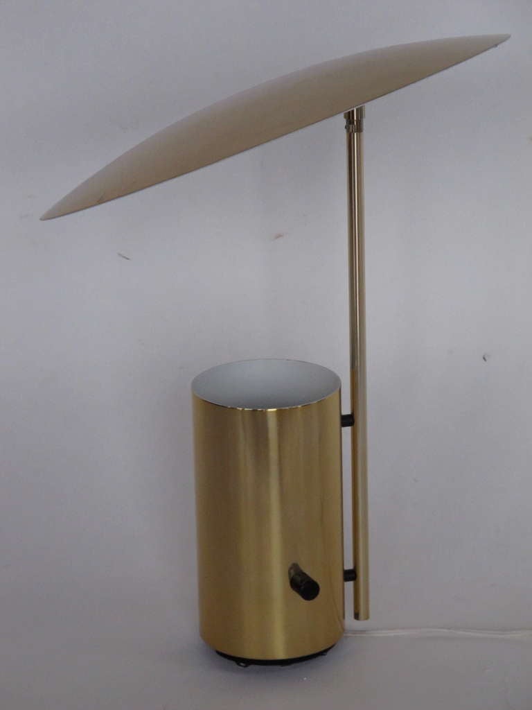 A classic George Nelson Half lamp for Koch Lowy. In brass finish. Very good overall conditon.