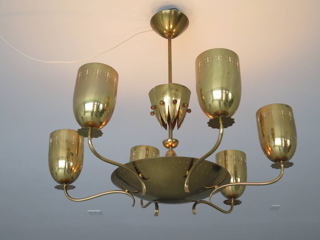 Mid-Century Modern Large German Chandelier in Polished Brass, circa 1950s For Sale