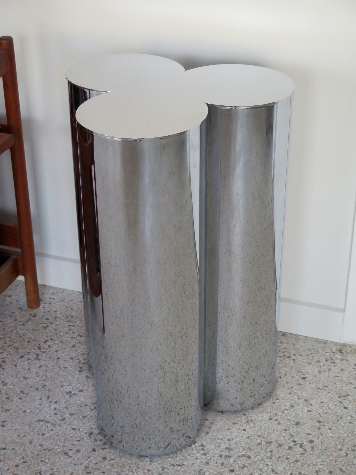 Minimalist Pair of Stainless Steel Pedestals by Mastercraft For Sale