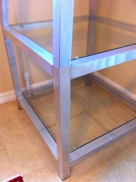 Late 20th Century Obelisk Etagere In Polished Aluminum For Sale