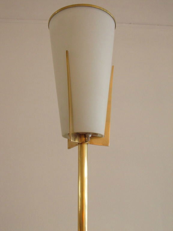 Italian Elegant Brass Torchere by Stilnovo For Sale