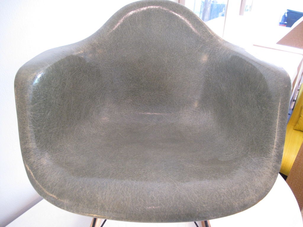 Fiberglass Classic Charles Eames RAR Rocking Chair Zenith Early Production