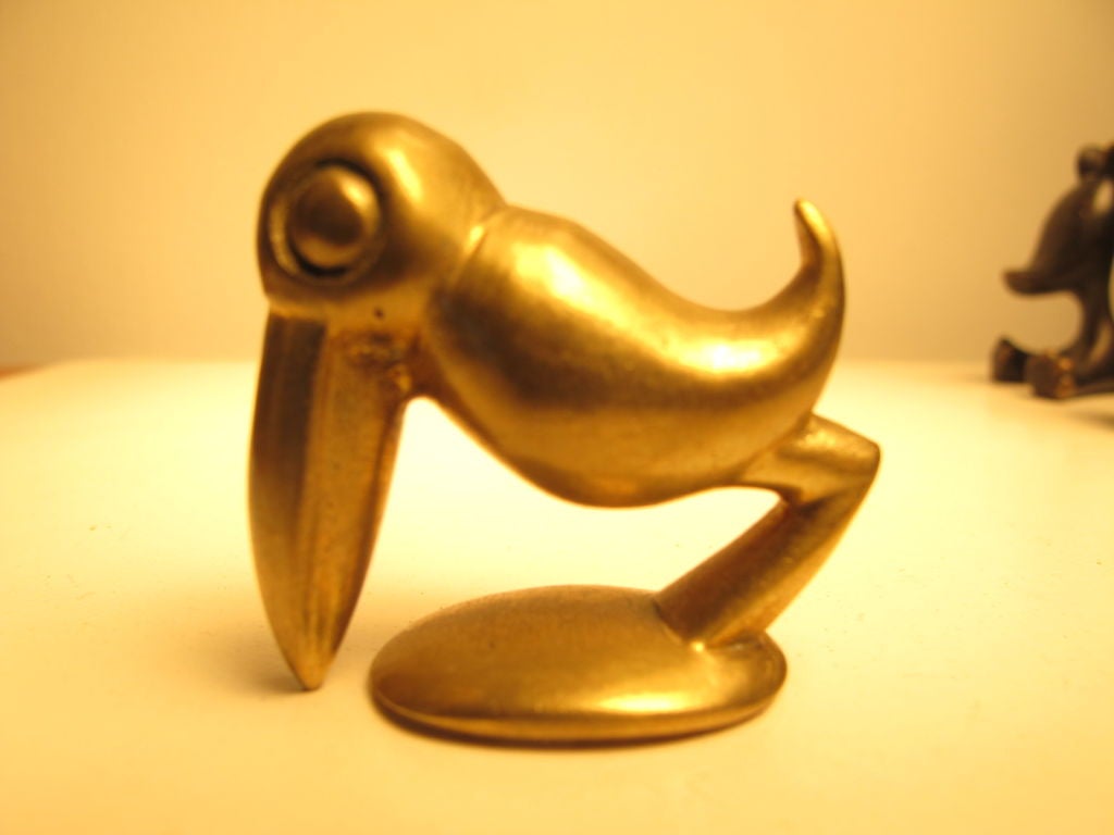 Bronzo Scultura in miniatura di pellicano Hagenauer Wiener Werkstatte in vendita