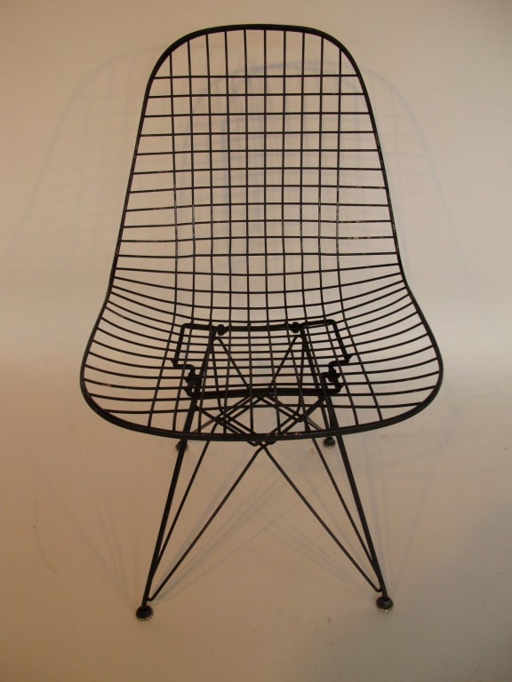 A set of vintage 1950's Eames wire chairs, also known as DKR's. Including original bikini pads.
