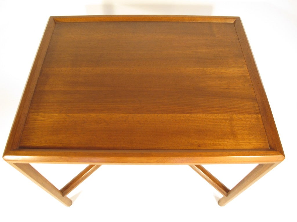 Edward Wormley für Dunbar  Tisch aus Nussbaumholz # 5630 (amerikanisch) im Angebot