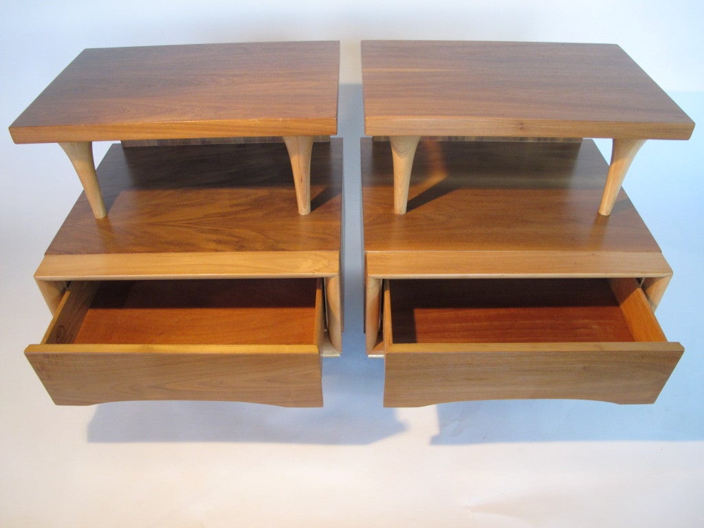 A Pair of Kent Coffey Nightstands in Natural Walnut 1