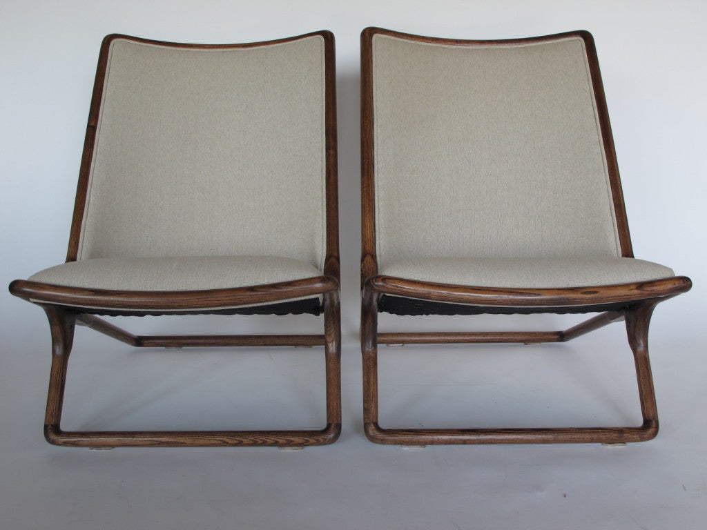 A Pair of Ward Bennett Scissor Chairs in Natural Linen 4
