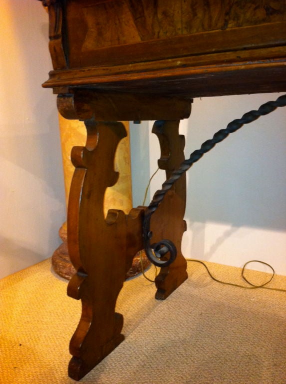 Italian Baroque Walnut Fall Front Desk In Good Condition For Sale In Stamford, CT