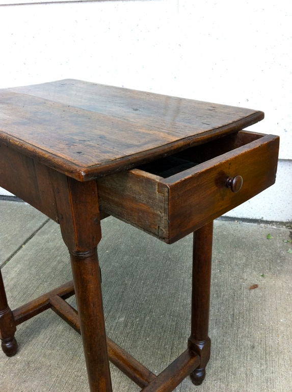 Italian Baroque Walnut Side Table with Single Drawer In Good Condition In Stamford, CT