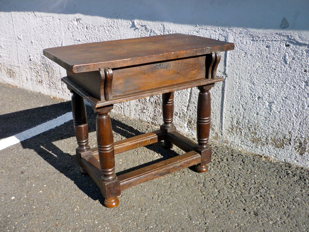 side table in spanish