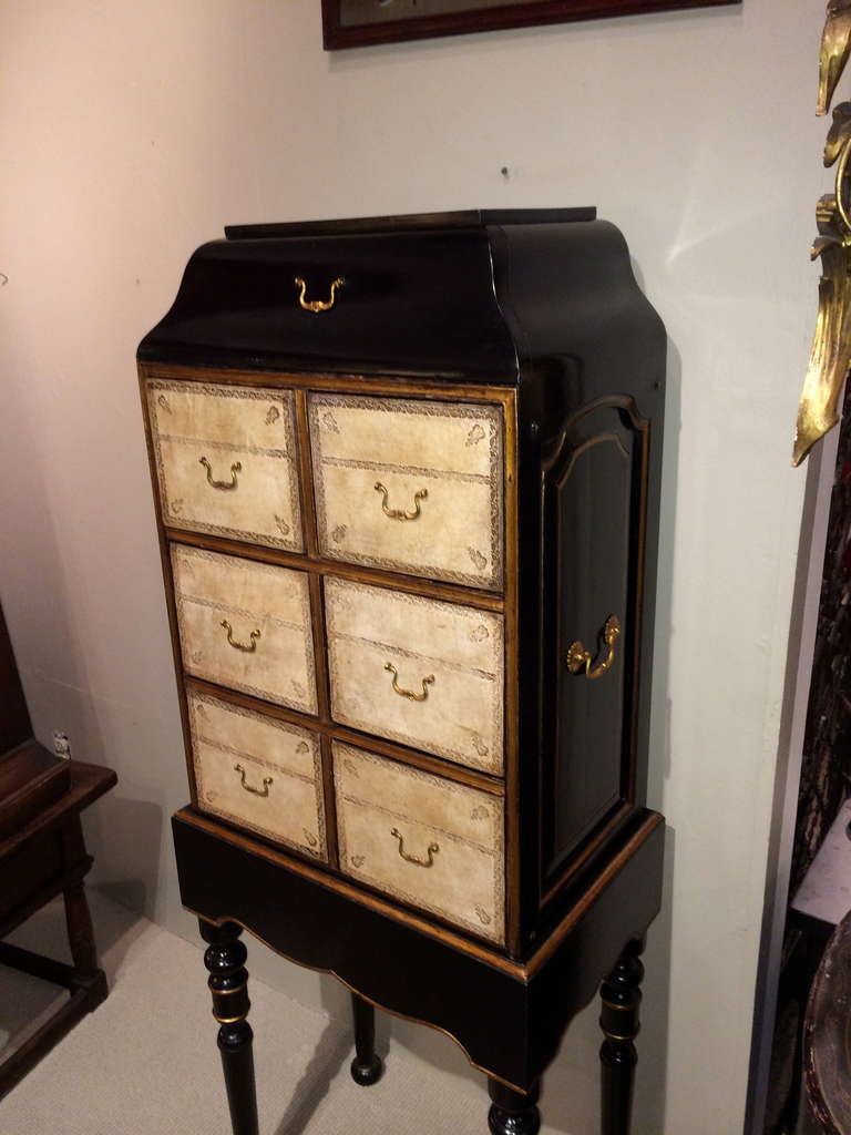 French Black Lacquer and Gilt Chest on Stand with Leather Drawers For Sale 1